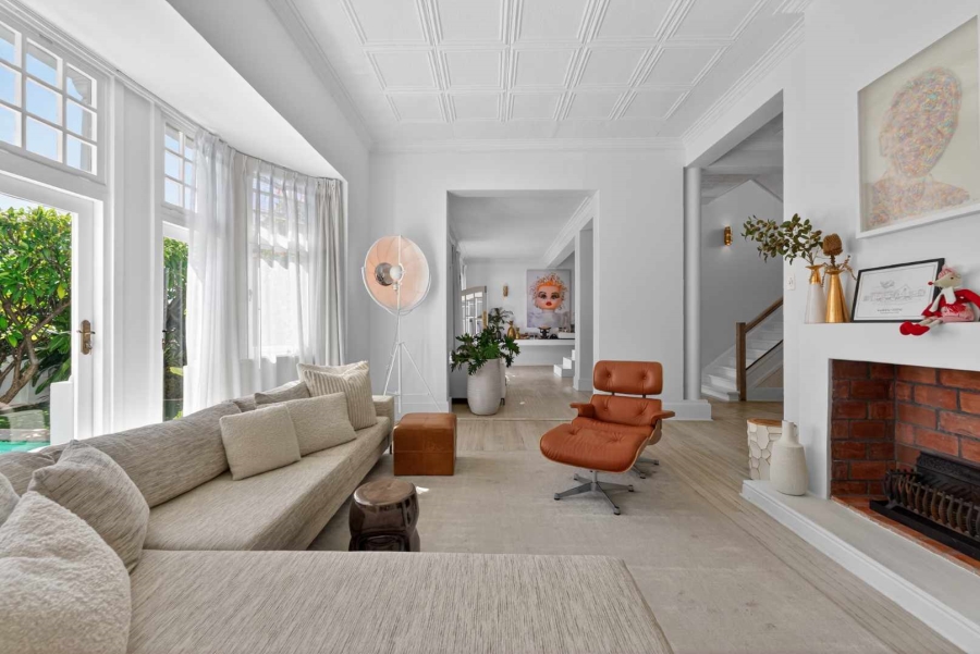 4 Bedroom Property for Sale in Oranjezicht Western Cape